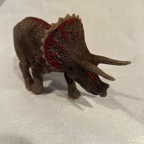 2017 Schleich Am Limes 69 Triceratops Figure D-73527 Dinosaur Red - Picture 3 of 7